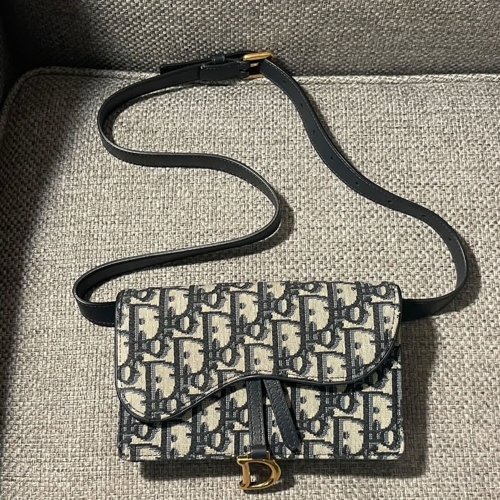 Soldddddd.  Belt bag Christian Dior